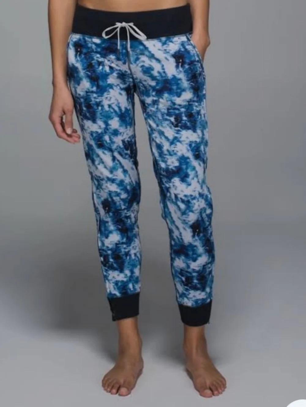lululemon athletica‎ Blue Marble Print Joggers Closure on Both Legs